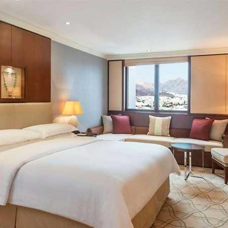 Sheraton Oman Hotel Mascate Exterior foto Deluxe Room