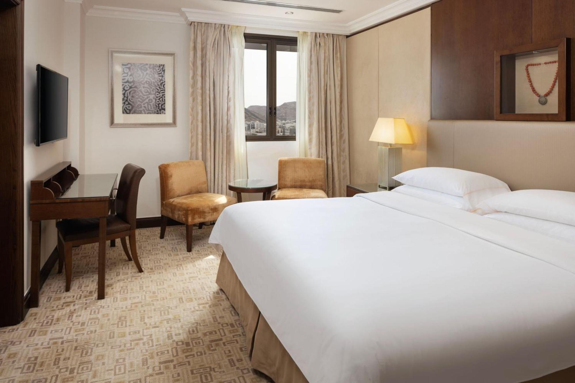 Sheraton Oman Hotel Mascate Exterior foto A room at the Hilton London Heathrow
