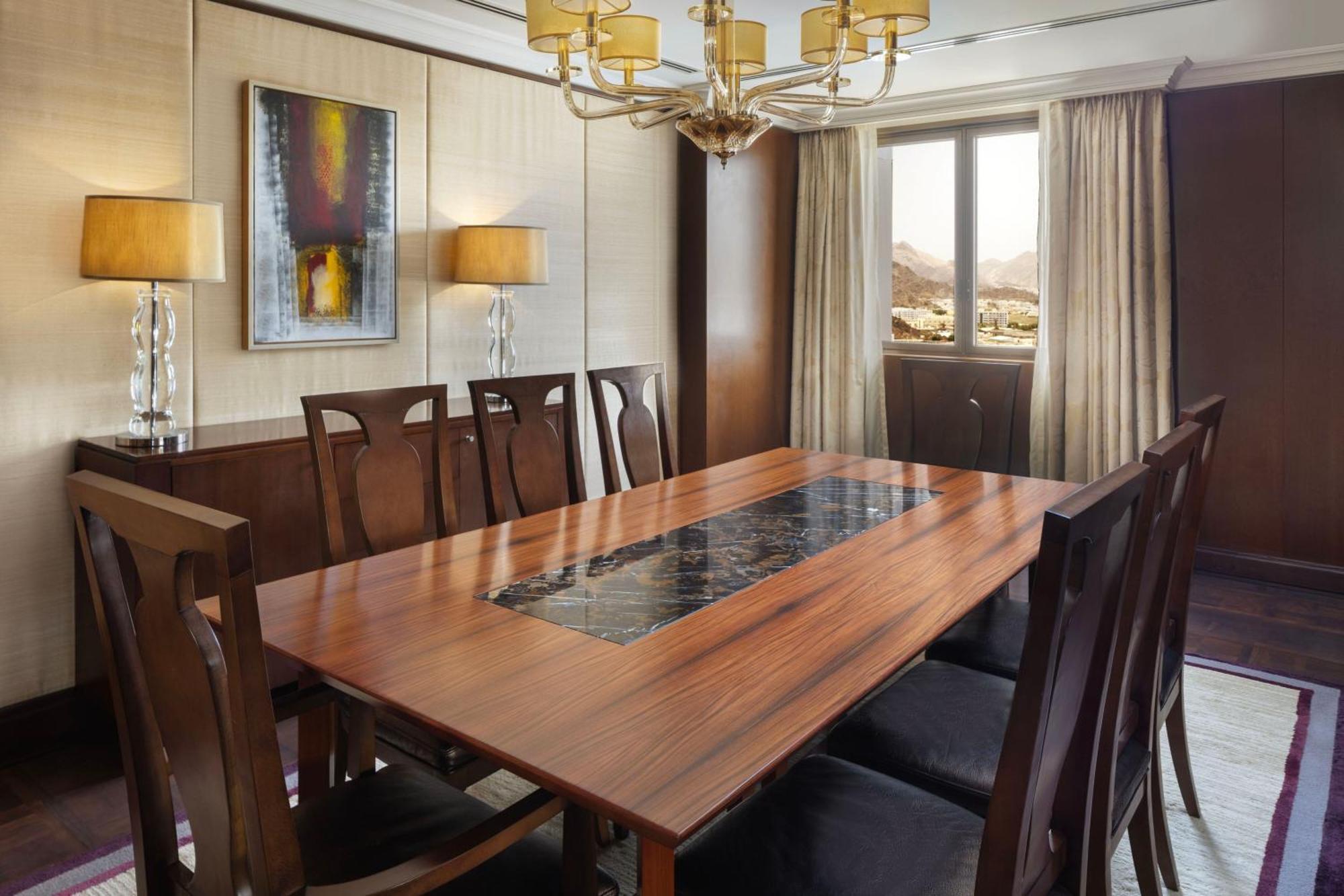 Sheraton Oman Hotel Mascate Exterior foto A dining room