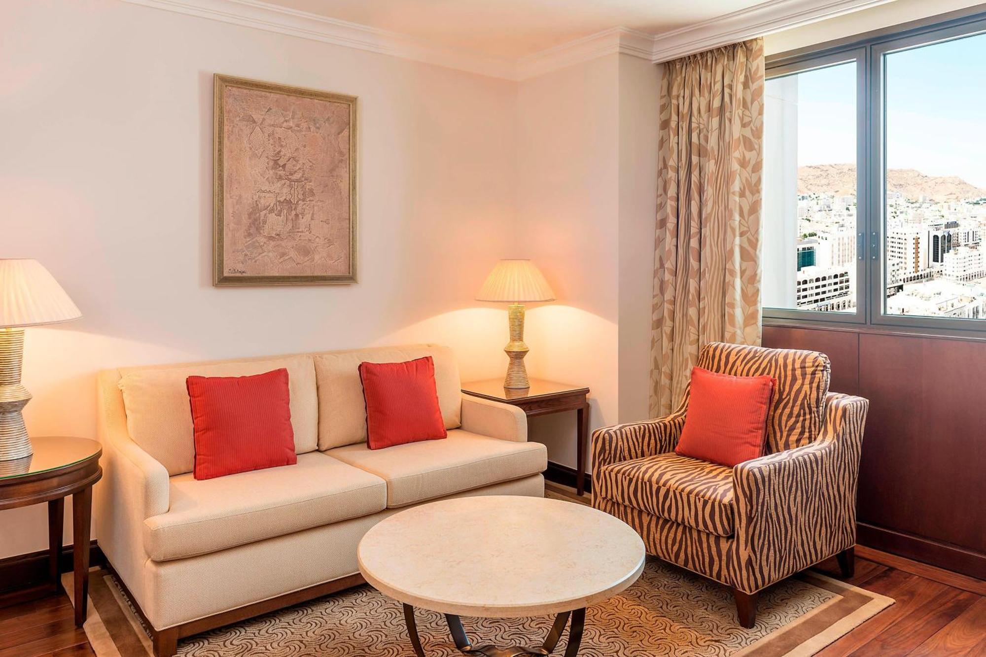 Sheraton Oman Hotel Mascate Exterior foto Living room