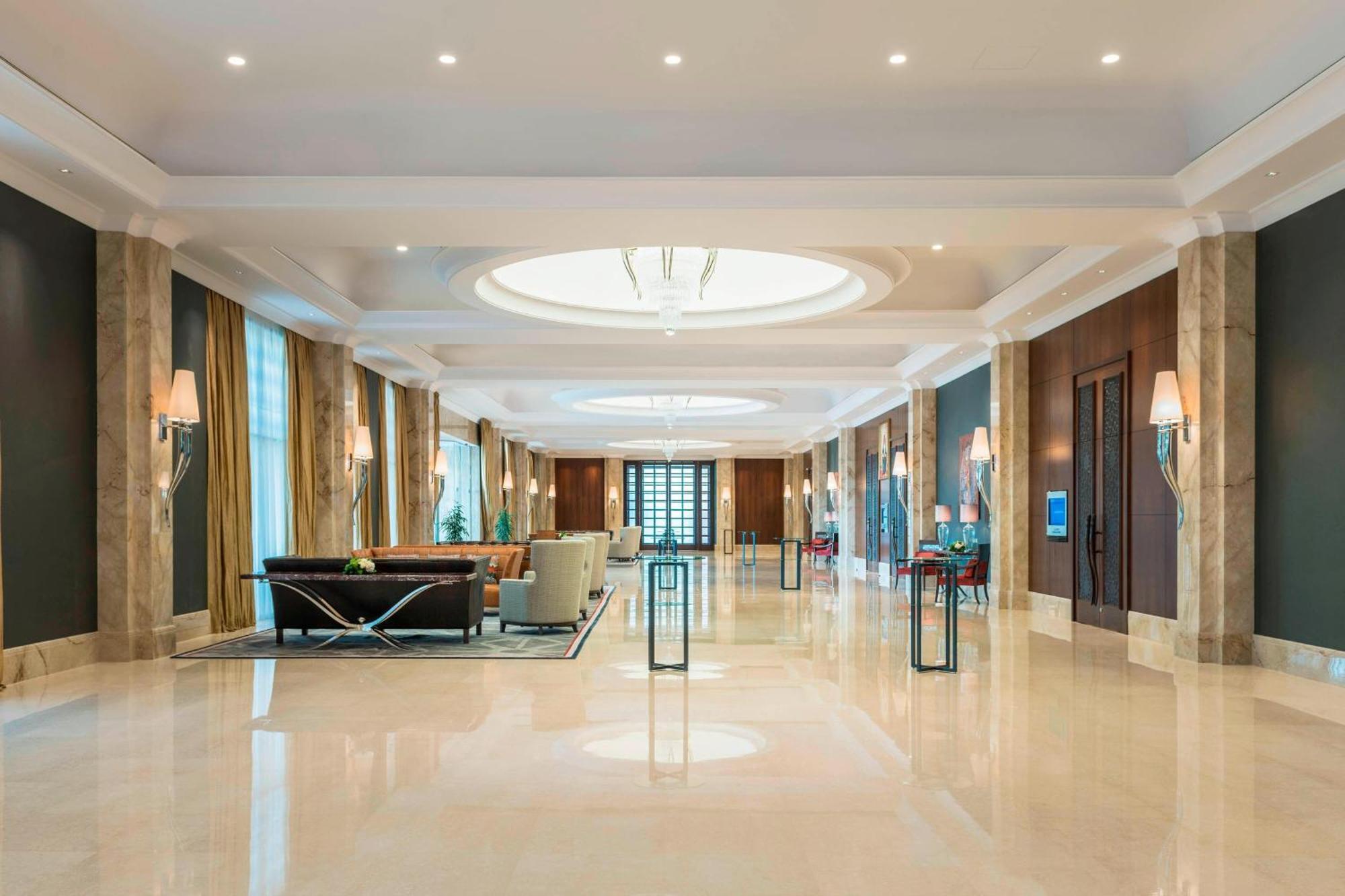 Sheraton Oman Hotel Mascate Exterior foto Lobby
